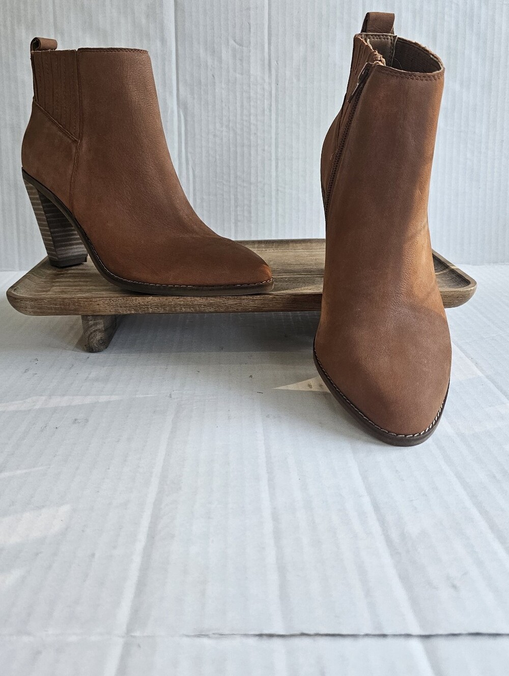 Lucky Brand LX Nesly Boots Size 10 Whiskey Brown Leather Zip Side 3 Inch Heel